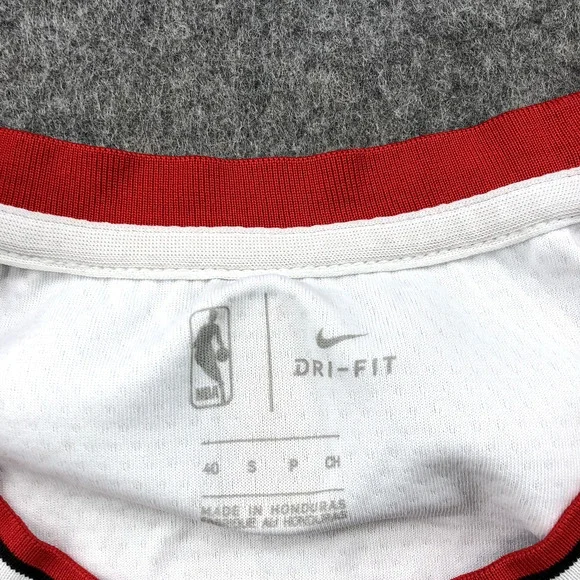 Vintage Michael Jordan Chicago Bulls Jersey Mens Small White Red Swingman Nike - Picture 5 of 9